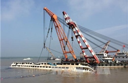 Không còn hy vọng cứu thêm người vụ chìm tàu sông Dương Tử